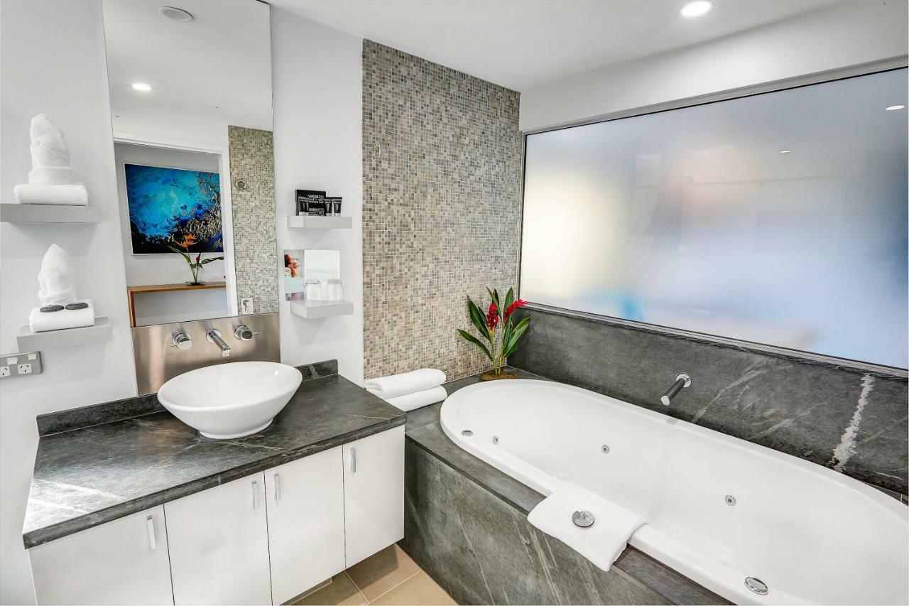 Elysium Private Apartments Triton By The Sea パーム・コーブ エクステリア 写真